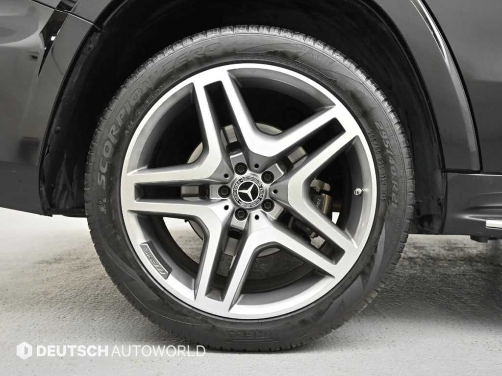 Mercedes Benz GLS Class - Vista 5