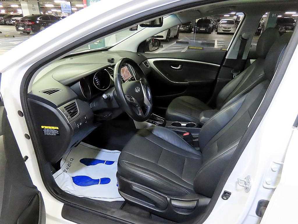 HYUNDAI i30 - Vista 6
