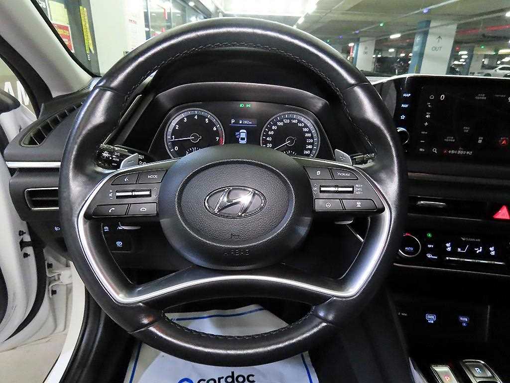 HYUNDAI Sonata - Vista 8