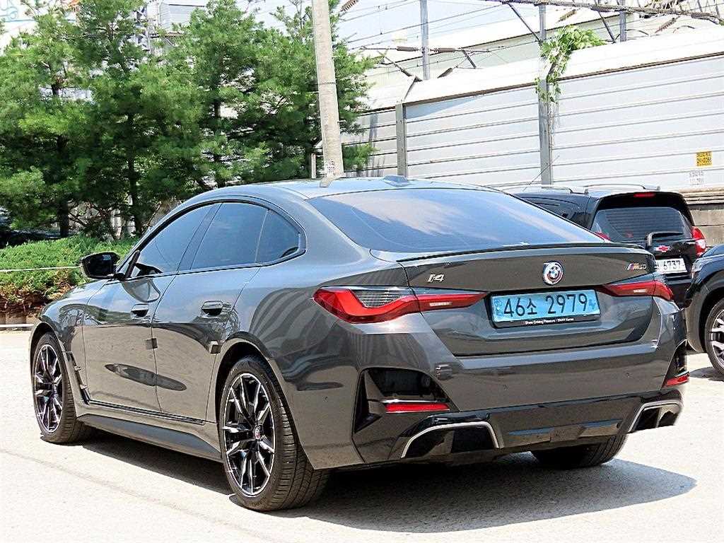 BMW i4 - Vista 4