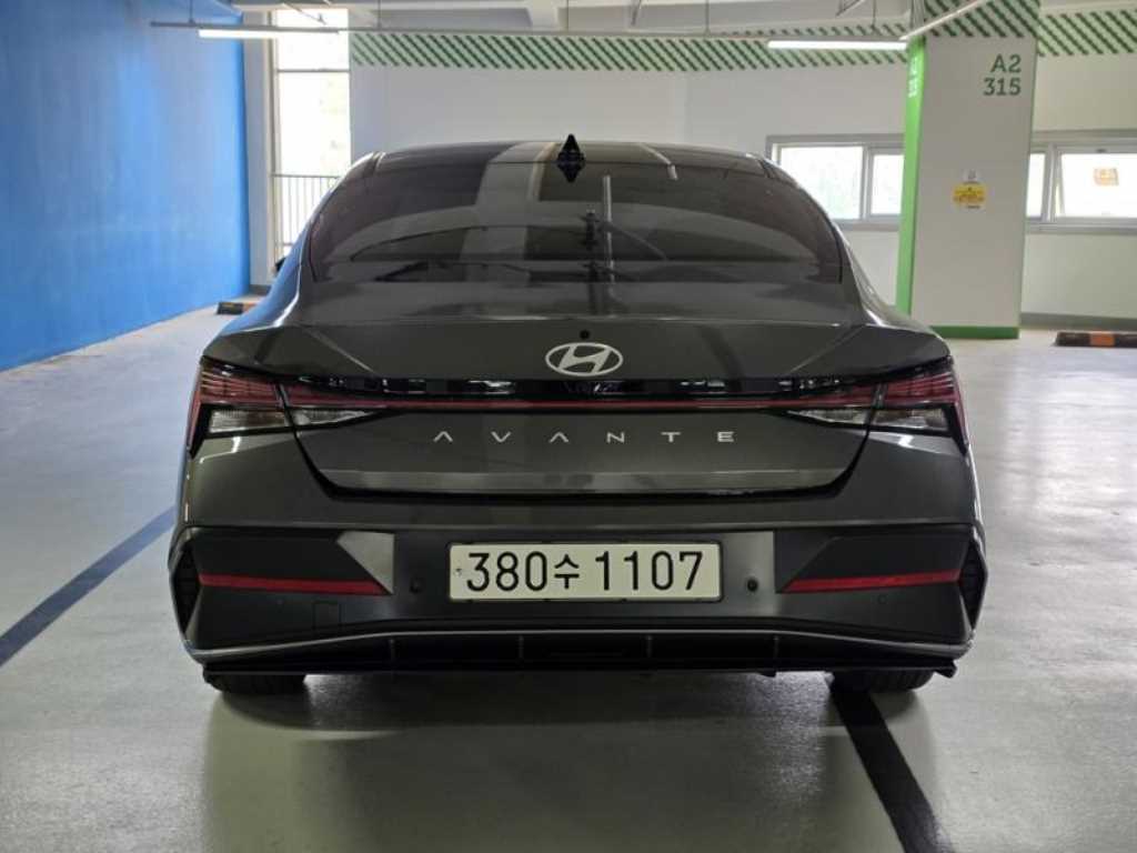 HYUNDAI Avante - Vista 5