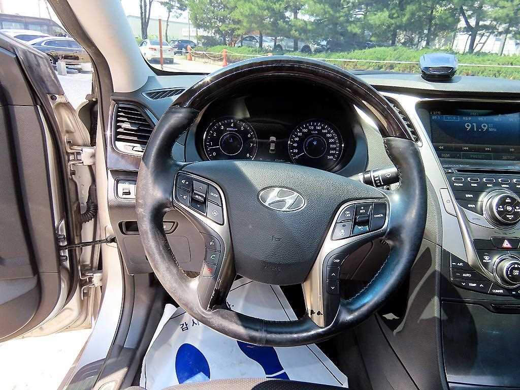 HYUNDAI Grandeur - Vista 8