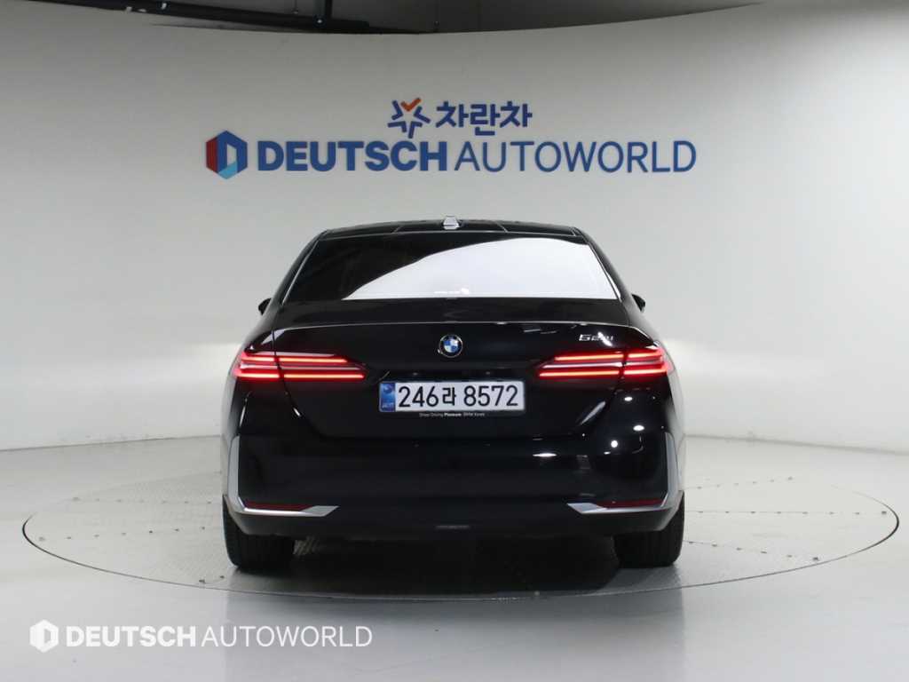 BMW 5 Series - Vista 4