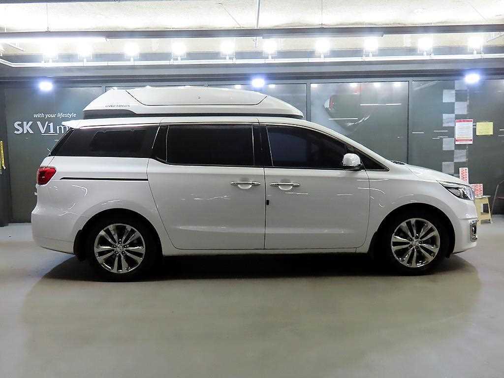 KIA Carnival - Vista 3