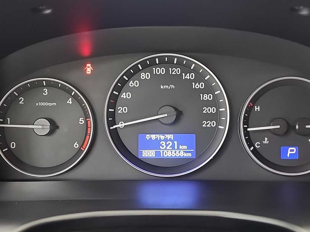 HYUNDAI Starex - Vista 6