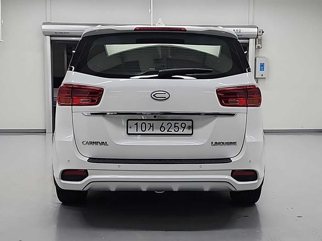 KIA Carnival - Vista 3