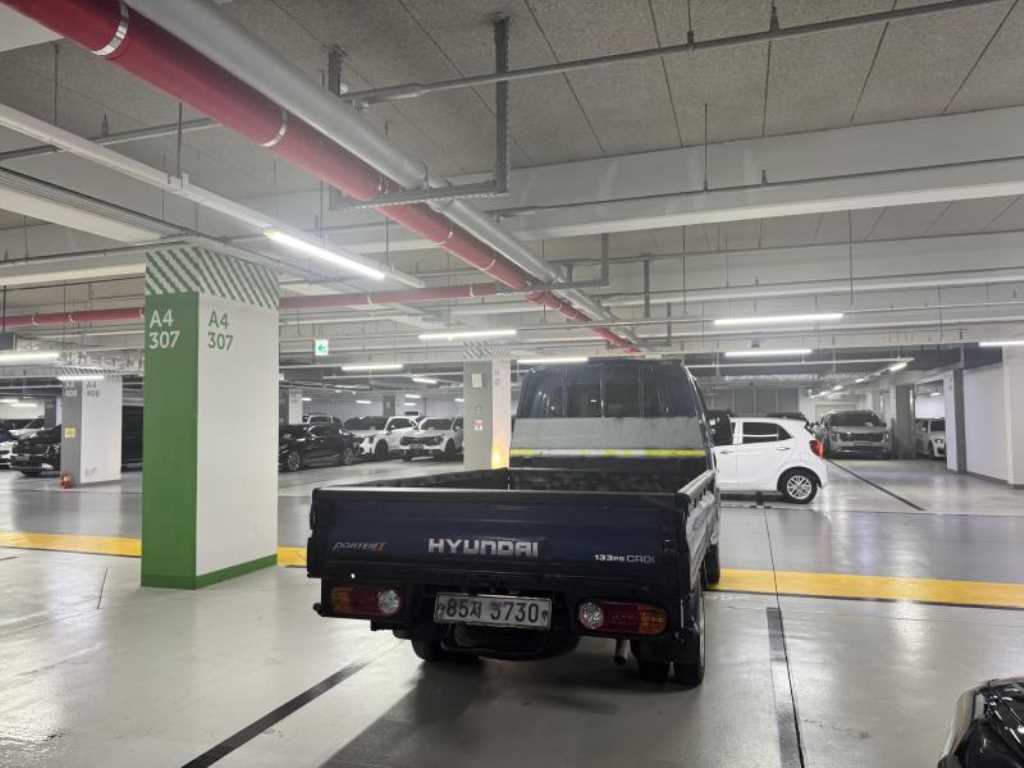 Small Truck Cargo (small) - Vista 3