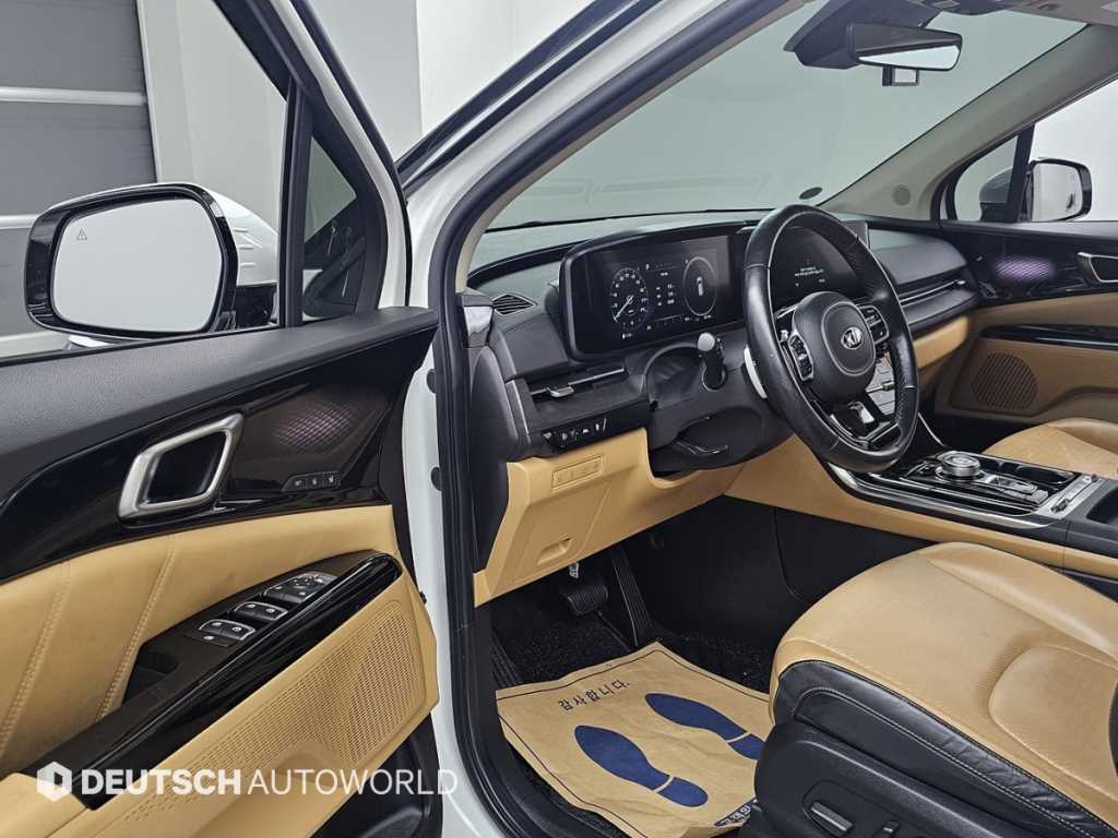 KIA Carnival - Vista 11