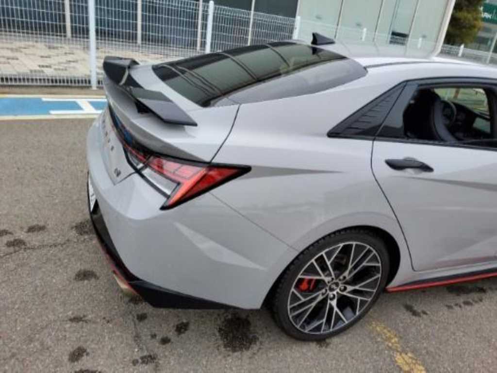 HYUNDAI Avante - Vista 9