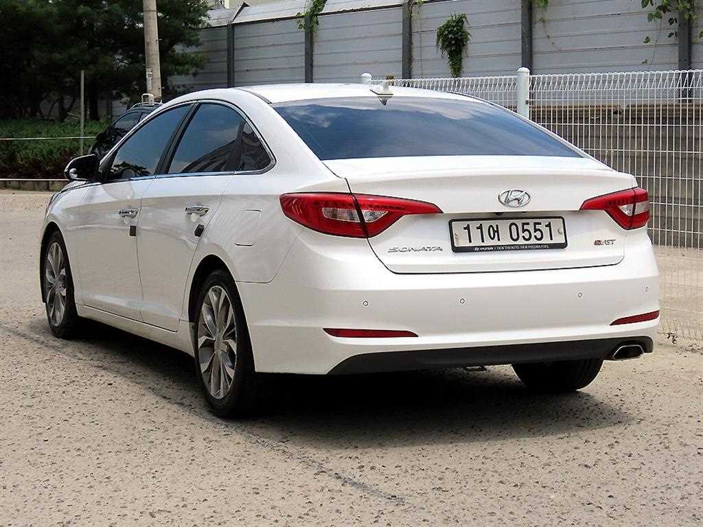 HYUNDAI Sonata - Vista 3