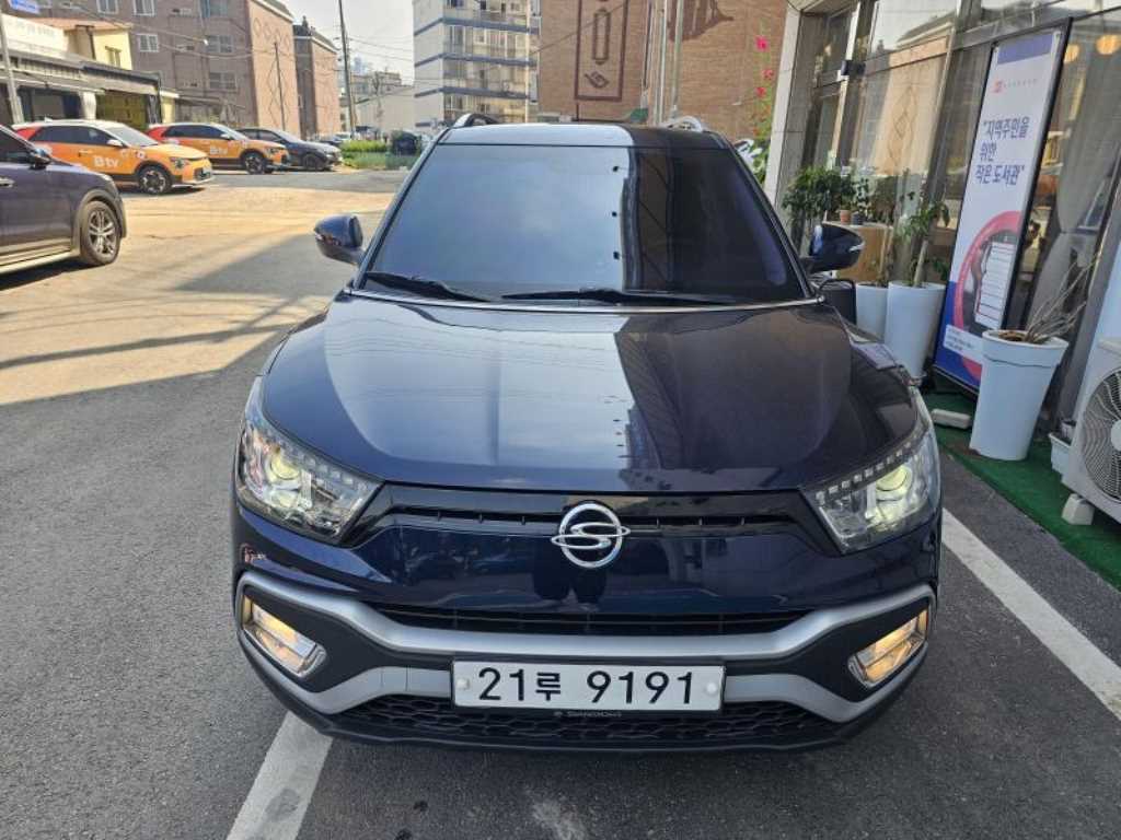 Ssangyong Tivoli 2018 Azul - Importación desde Corea - HF Imports Iquique - Foto 1