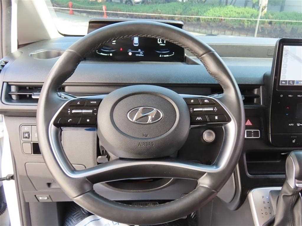 HYUNDAI Staria - Vista 10