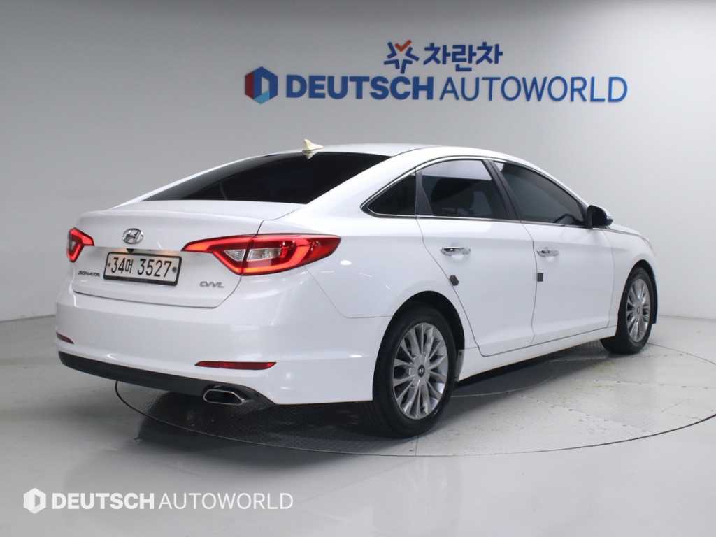 HYUNDAI Sonata - Vista 2