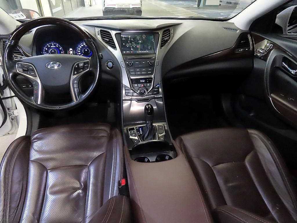 HYUNDAI Grandeur - Vista 10
