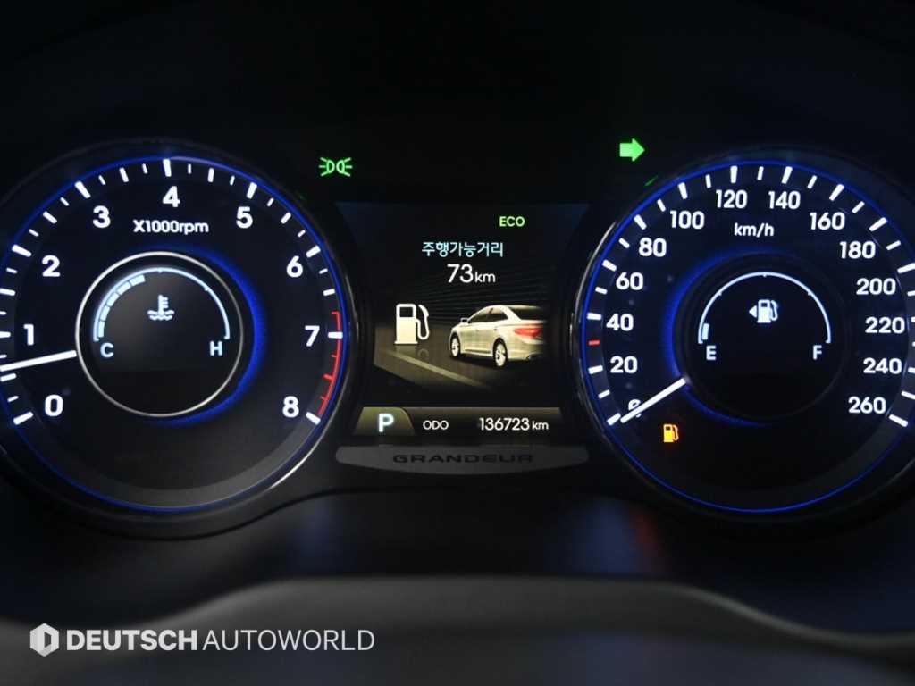 HYUNDAI Grandeur - Vista 10