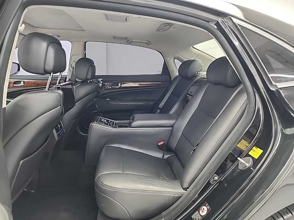 HYUNDAI Equus - Vista 12