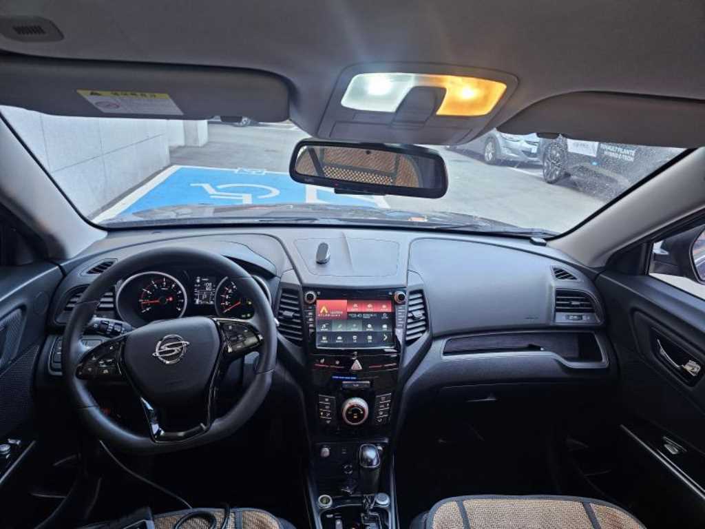 Ssangyong Tivoli - Vista 5