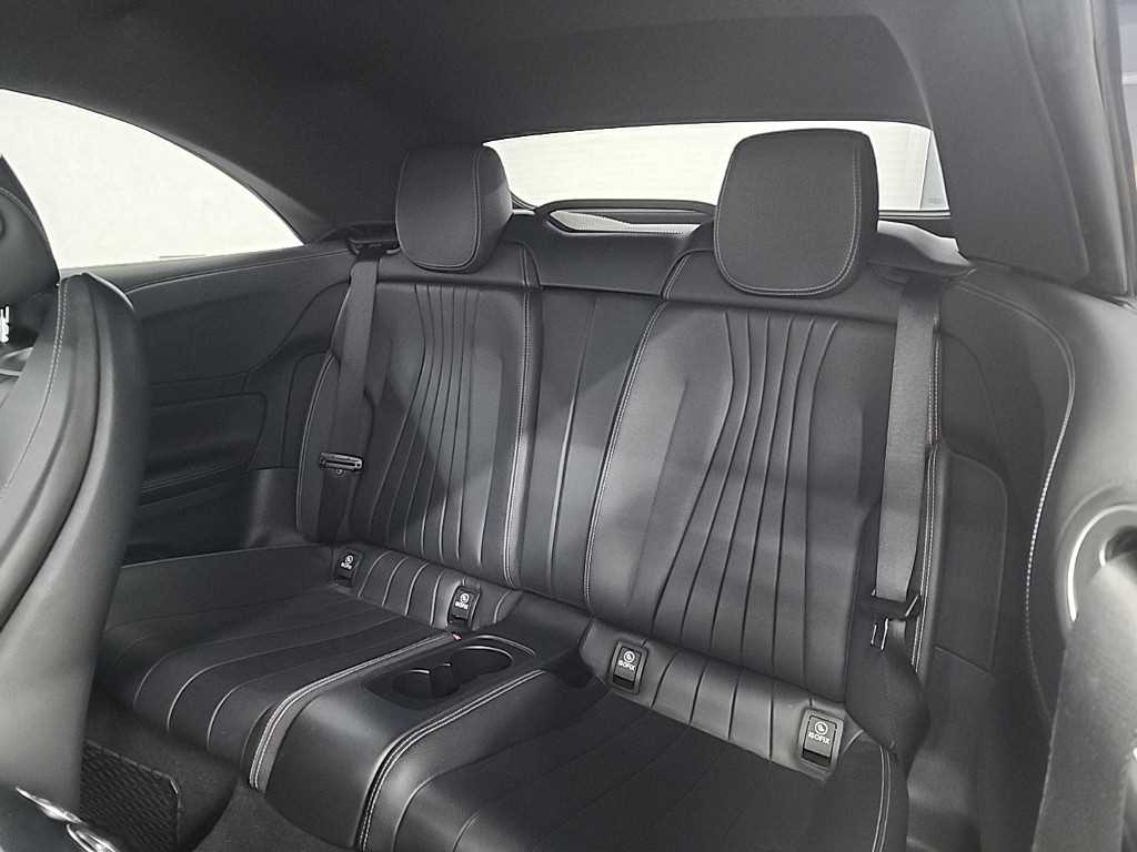 Mercedes Benz E class - Vista 12