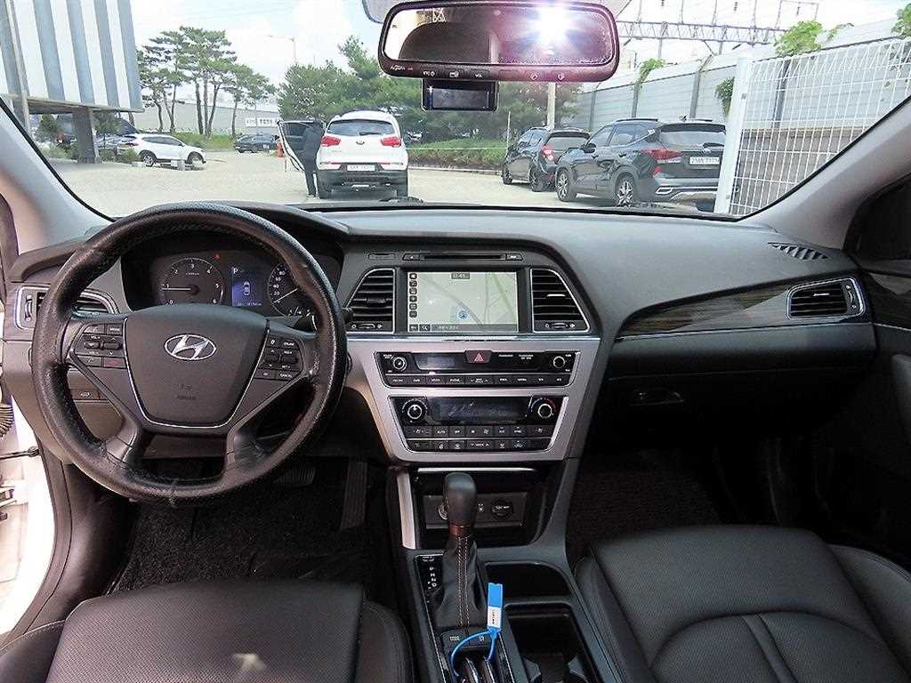 HYUNDAI Sonata - Vista 7