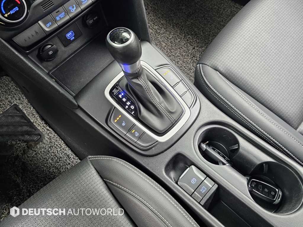 HYUNDAI Kona - Vista 9