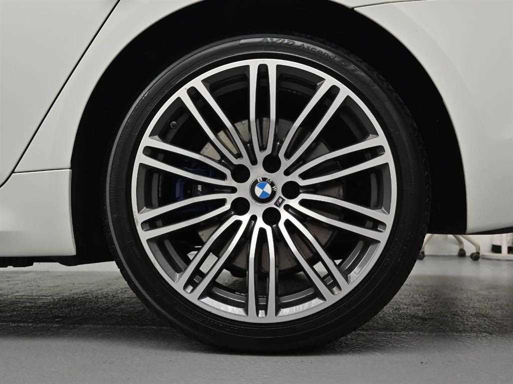 BMW 5 Series - Vista 5