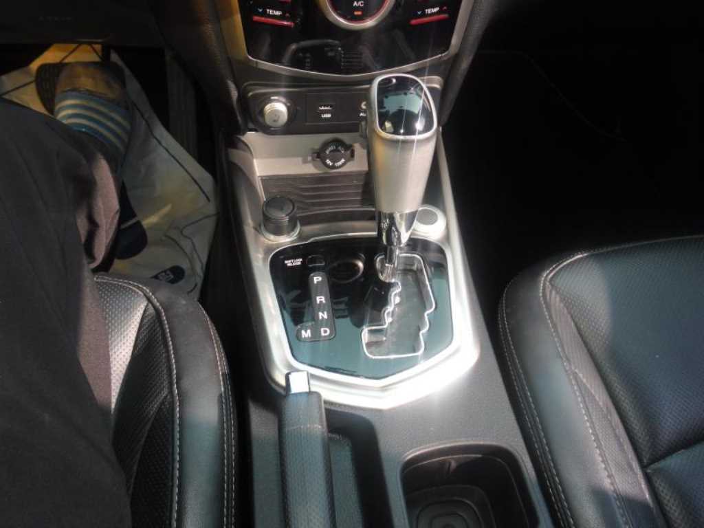 Ssangyong Tivoli - Vista 6