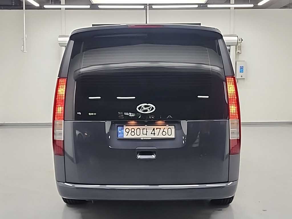 HYUNDAI Staria - Vista 3