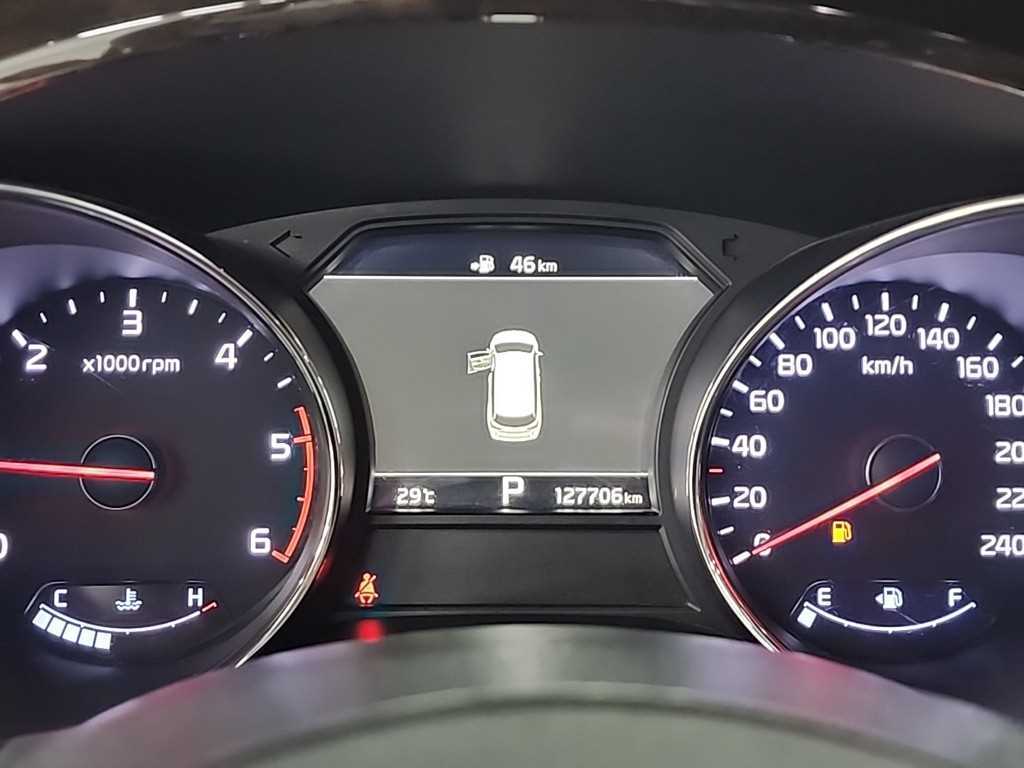 KIA Carnival - Vista 6