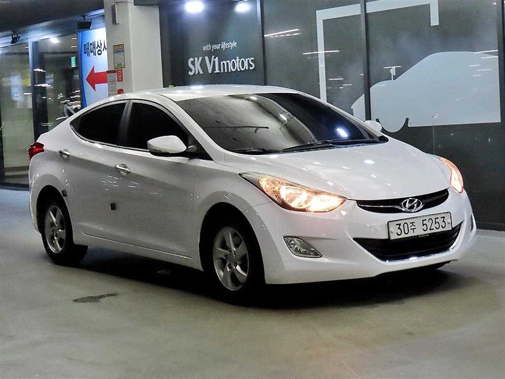 HYUNDAI Avante 2013 Blanco - Importación desde Corea - HF Imports Iquique - Foto 1