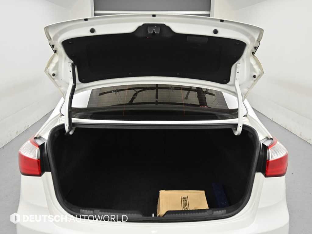 KIA K3 2013 Blanco - Importación desde Corea - HF Imports Iquique - Foto 19