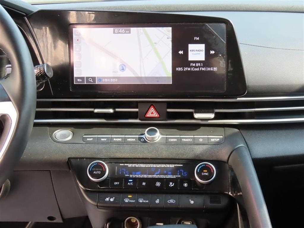 HYUNDAI Avante - Vista 10