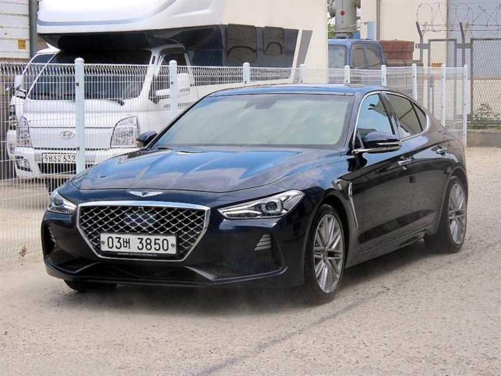 Genesis G70 - Vista 3