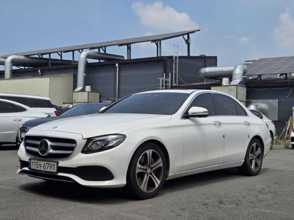 Mercedes Benz E class - Vista 2