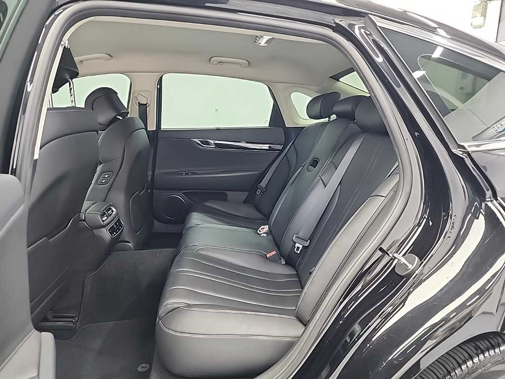 Genesis G80 - Vista 12