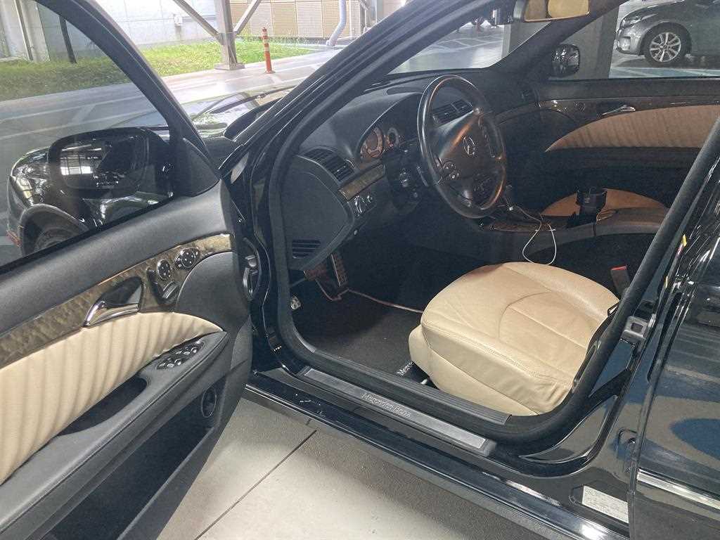 Mercedes Benz E class - Vista 5