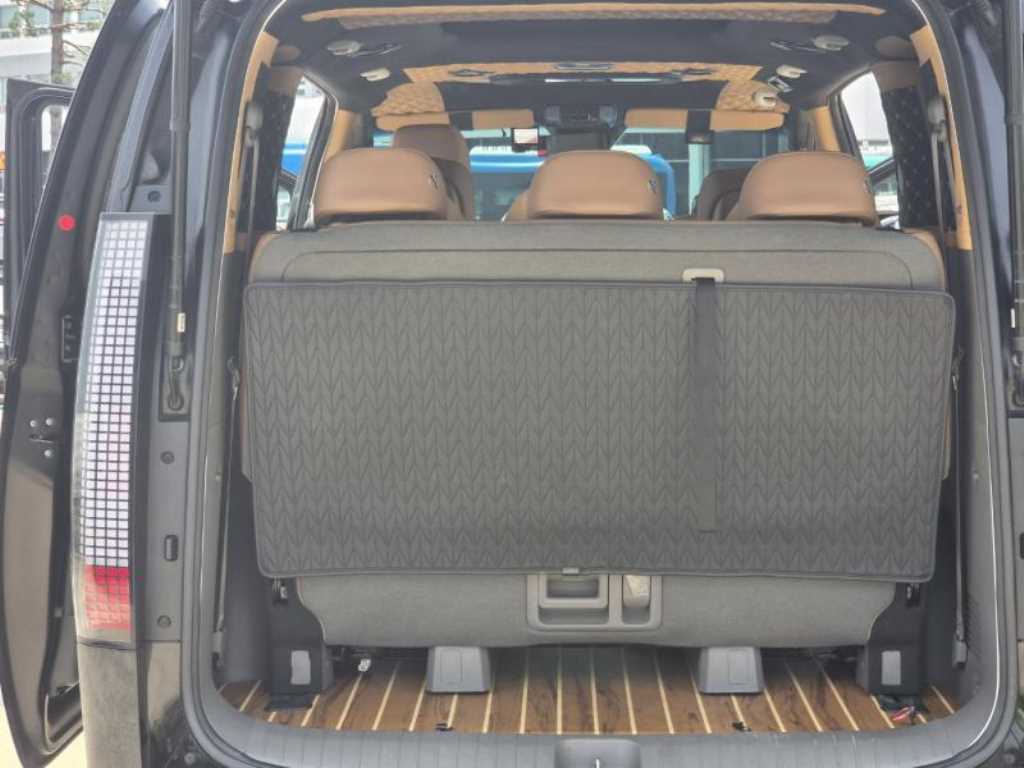 HYUNDAI Staria - Vista 11