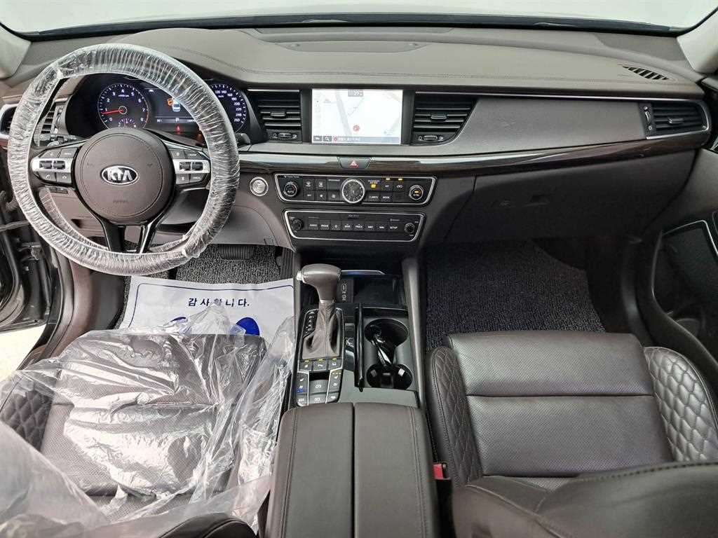 KIA K7 - Vista 8