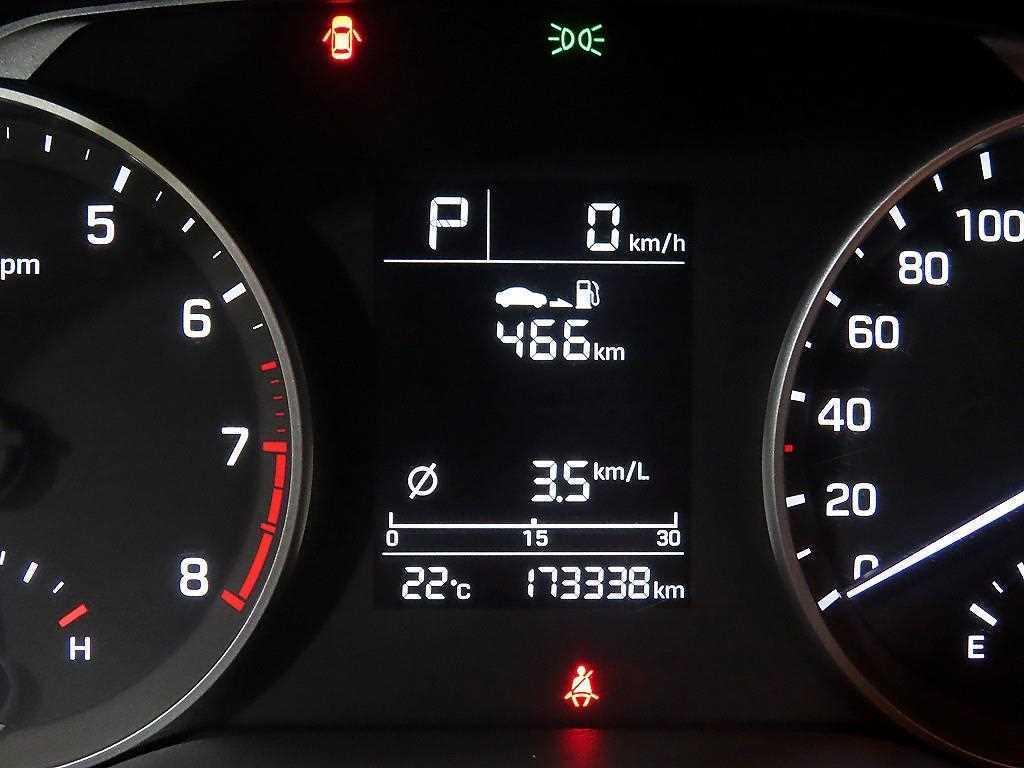 HYUNDAI Avante - Vista 9