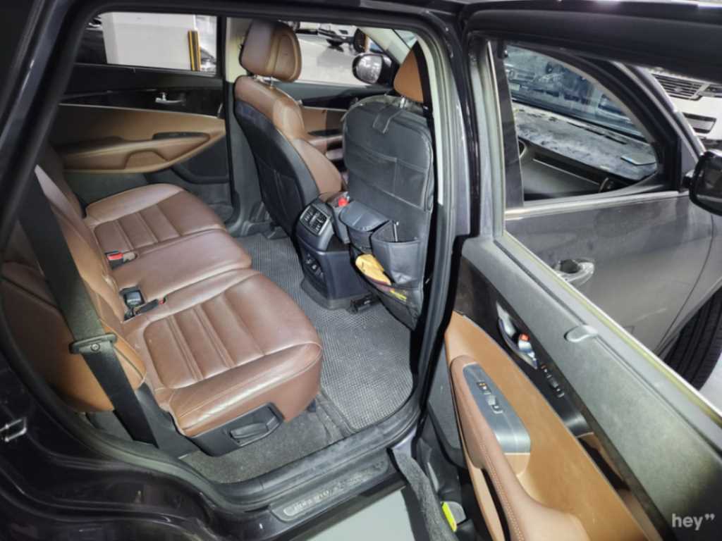KIA Sorento - Vista 9