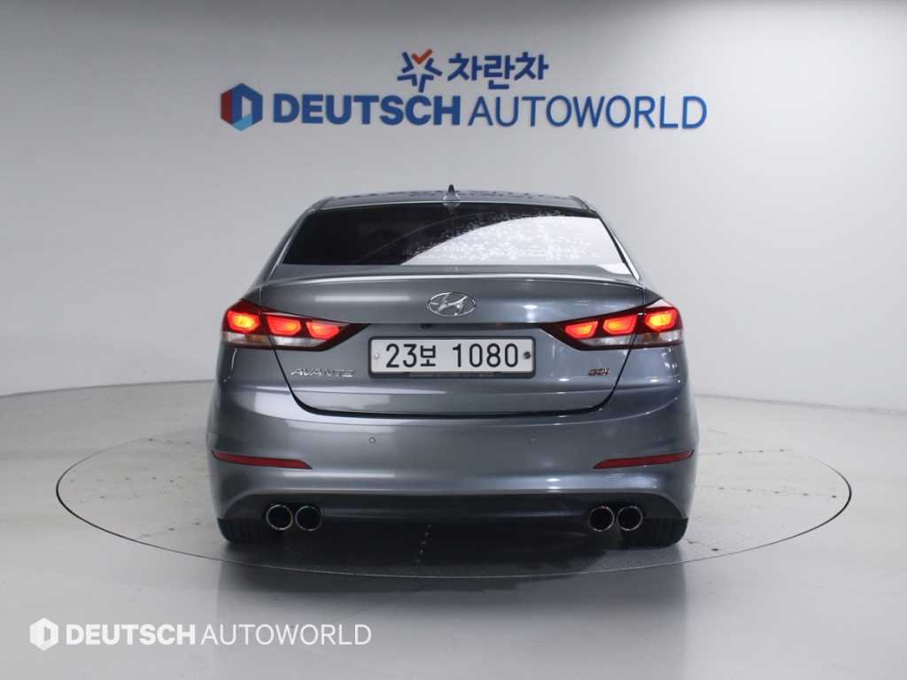 HYUNDAI Avante - Vista 4