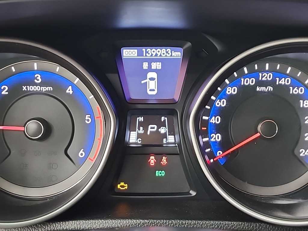 HYUNDAI i30 - Vista 6