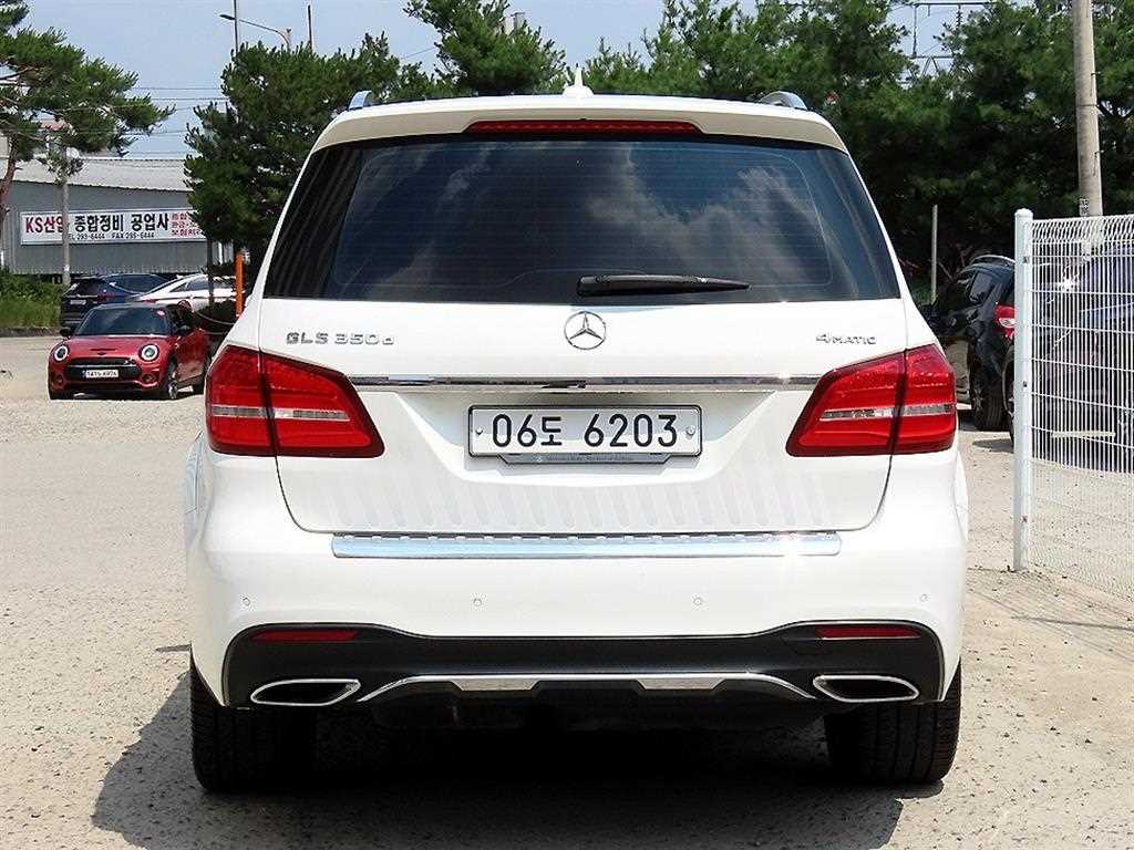 Mercedes Benz GLS Class - Vista 4