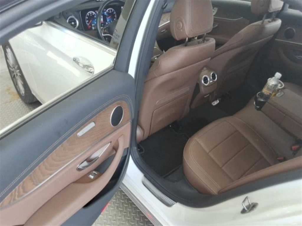 Mercedes Benz E class - Vista 10