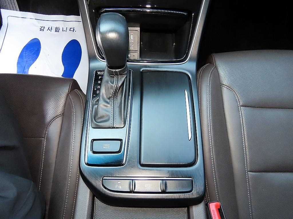 HYUNDAI Grandeur - Vista 10