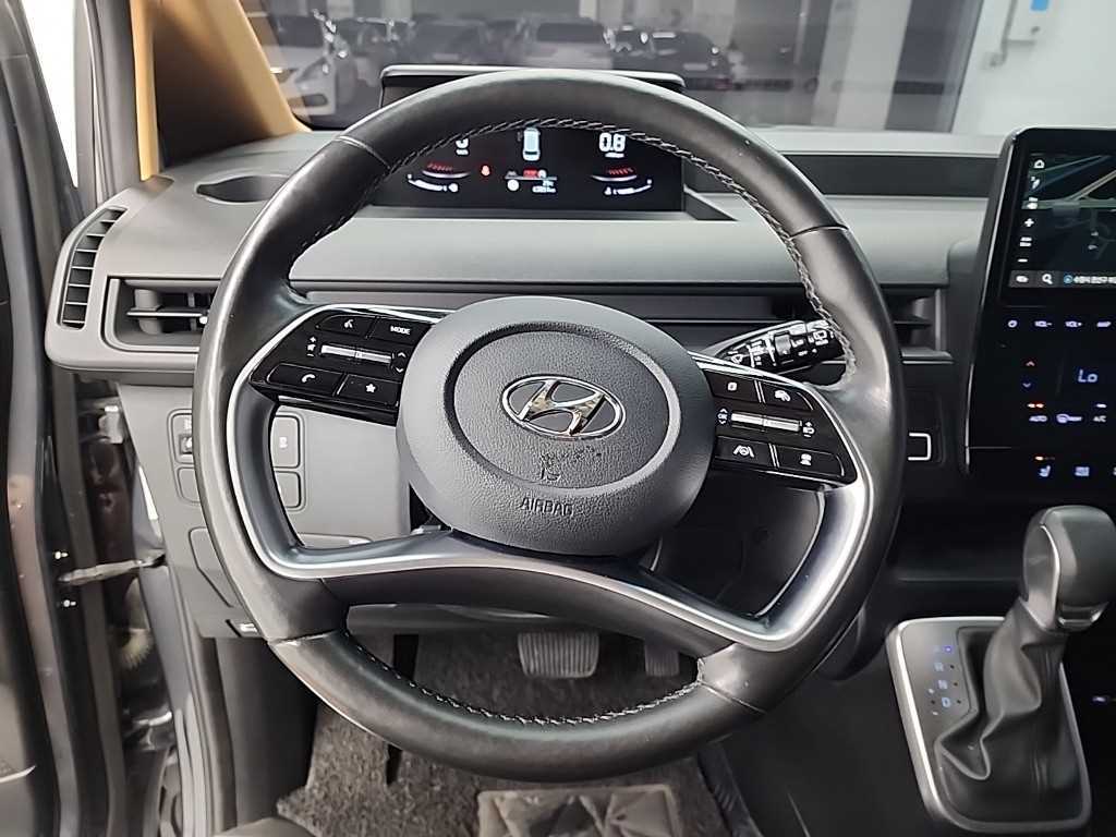 HYUNDAI Staria - Vista 9