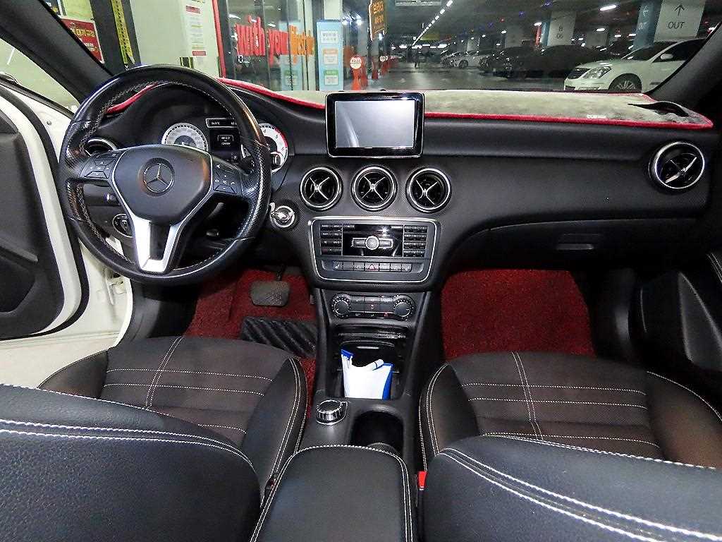 Mercedes Benz A Class - Vista 12