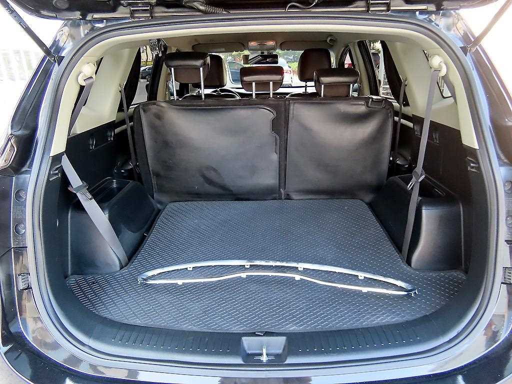 KIA Carens 2016 Negro - Importación desde Corea - HF Imports Iquique - Foto 20