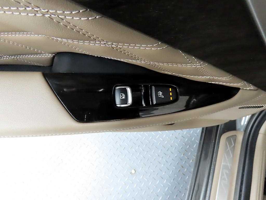 KIA K8 - Vista 12