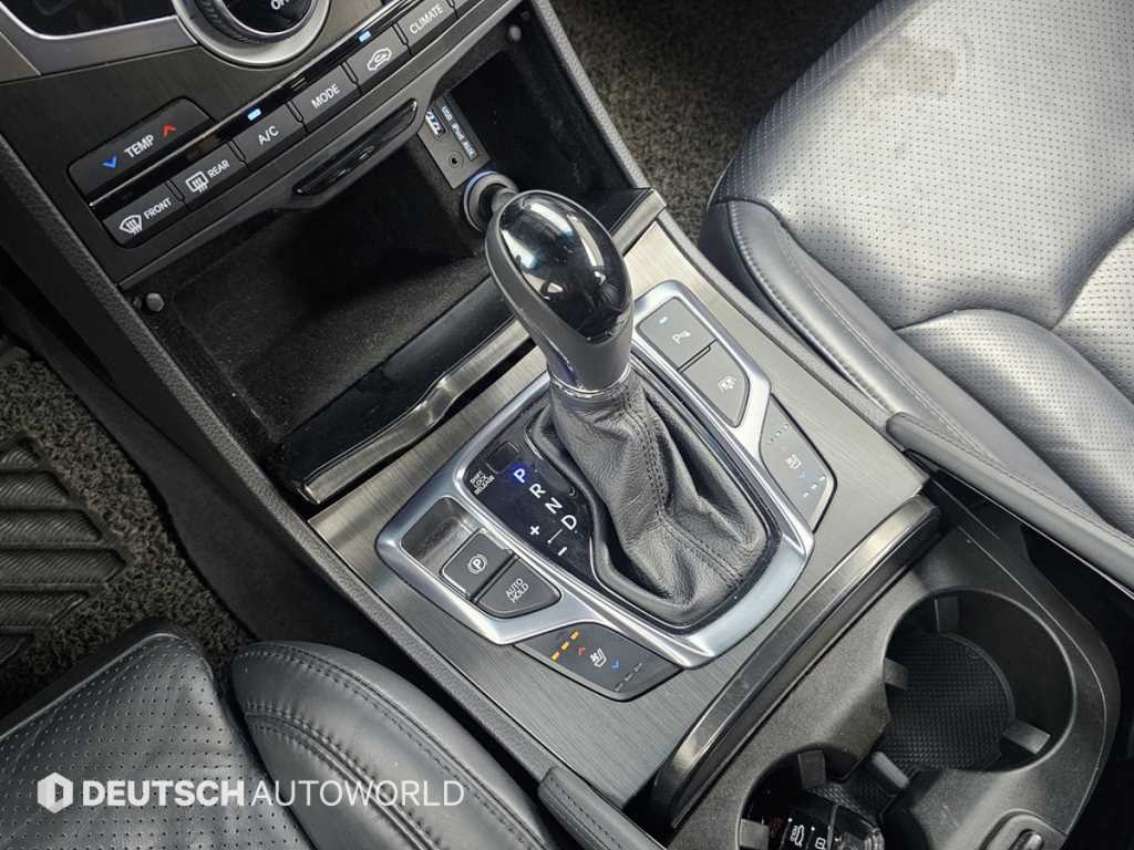 HYUNDAI Grandeur - Vista 9