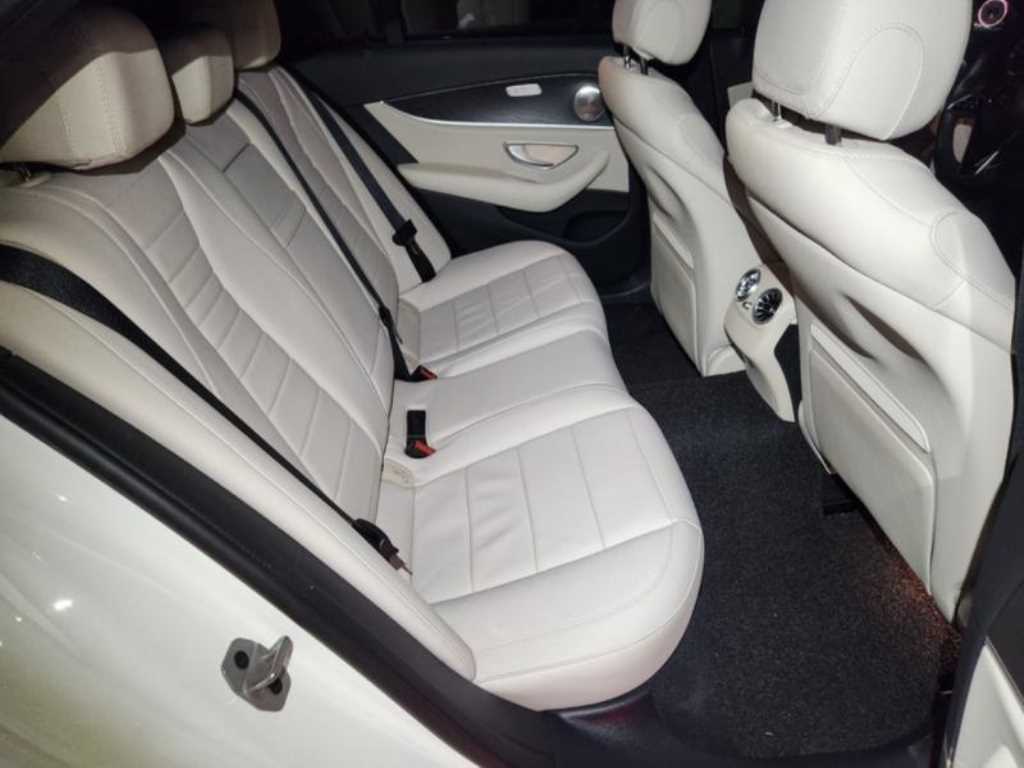 Mercedes Benz E class - Vista 9